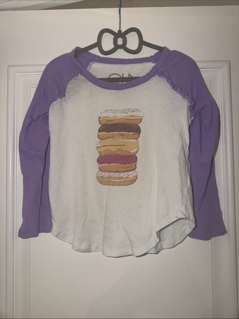 Chaser White & Purple Raglan Long-Sleeve Top with Donut Stack
